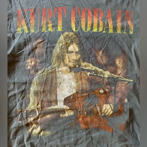 NWT Distressed Kurt Cobain T-shirt size small Nirvana 🎸 - Picture 2 of 8